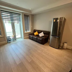 Homestay Private In West